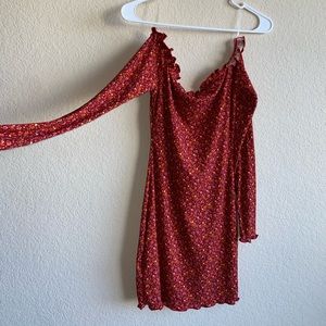 Super cute off the shoulder dress!